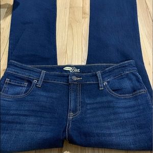 NWOT Old Navy “the Diva” jeans